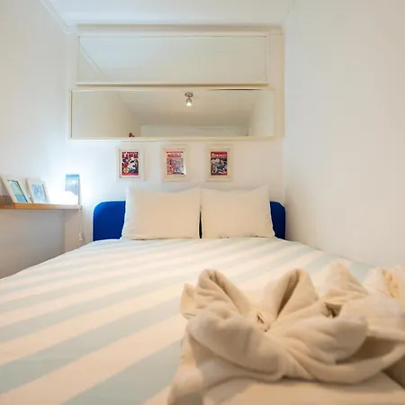 Апартаменти Lovely In The Heart Of Historic Alfama Лісабон