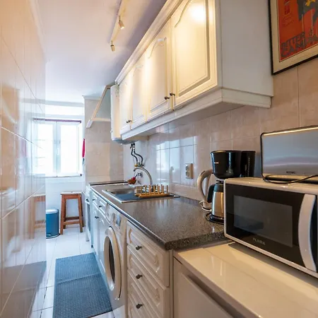 Apartment Lovely In The Heart Of Historic Alfama *